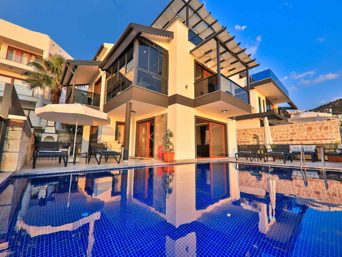 gece  -  Kasım
  | Kalkan’da Deniz Manzaralı Lüks Villa, Merkezi Konumda Rüya Tatil